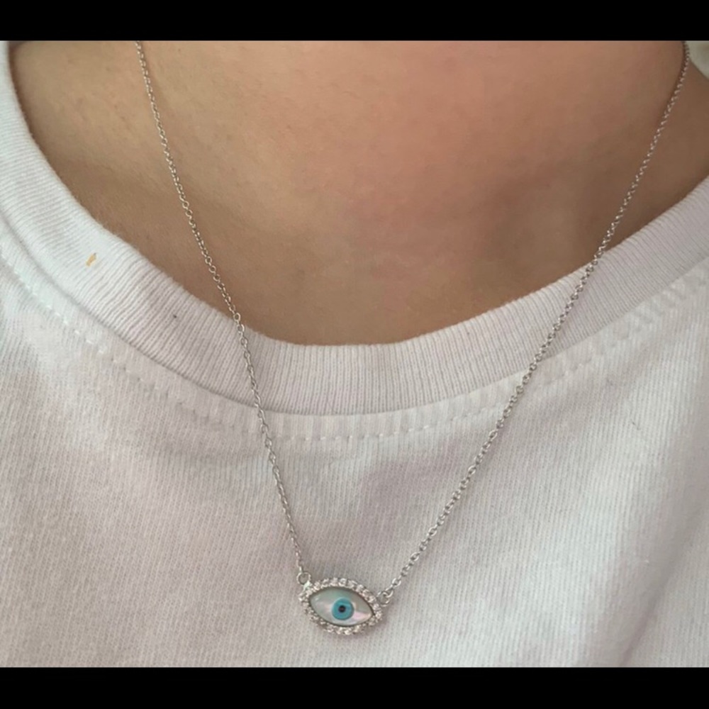 SOLD ON DE POP Evil eye necklace